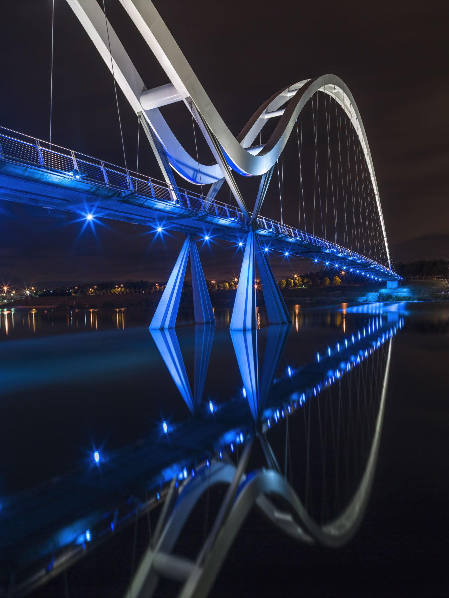 Papier peint mural Stockton Infinity Bridge à éclat nocturne