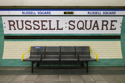 Murale da parete con insegna della stazione della metropolitana storica di Londra