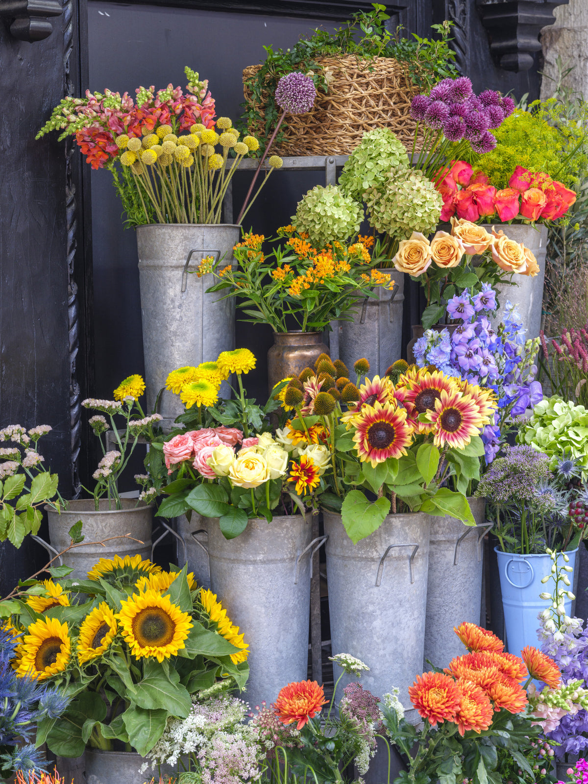 Wandbild Rustikaler Blumenmarktstand in your room — zoomed