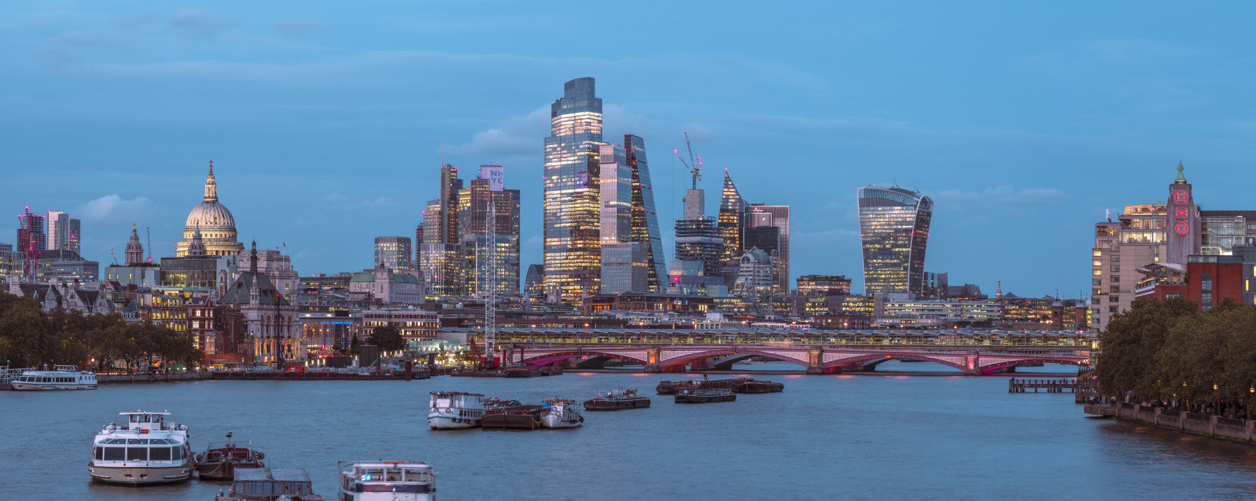 Thames River Urban Twilight Veggmaleri in your room — zoomed