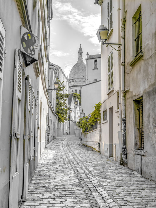 Wandmural van een geplaveid Parijs steegje in Montmartre