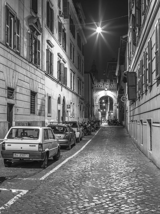 Italiaans nachtelijk geplaveid steegje als muurschildering