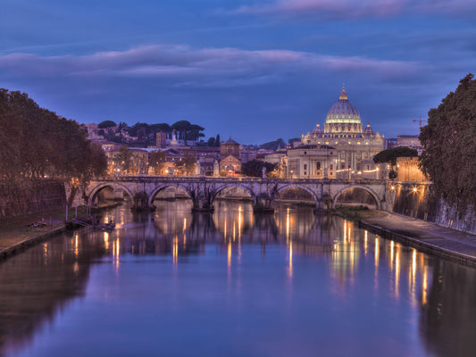 Wandmuurschildering Eternal City Dusk Reflection