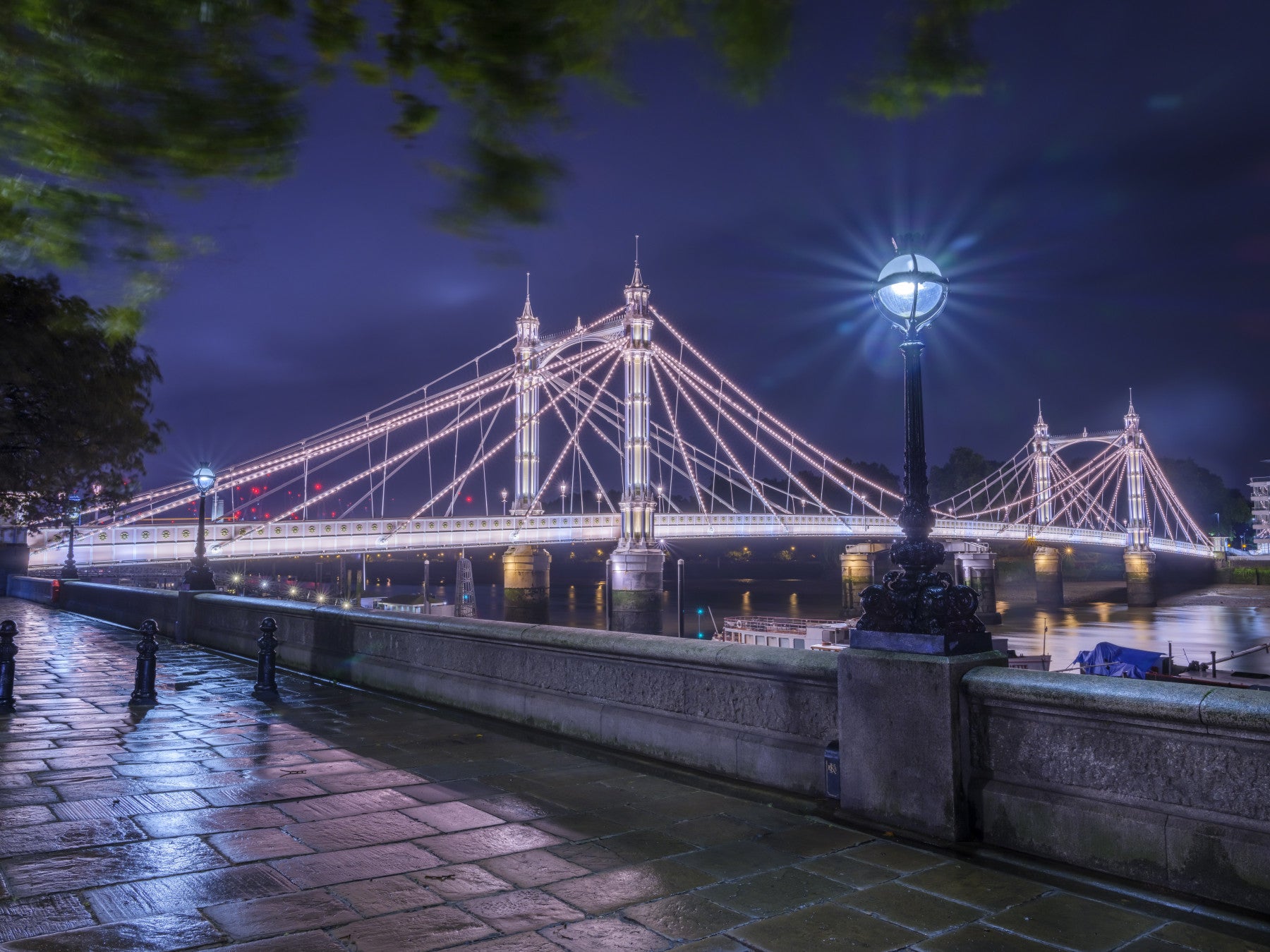 Murale Riverside Night Archway Reflection