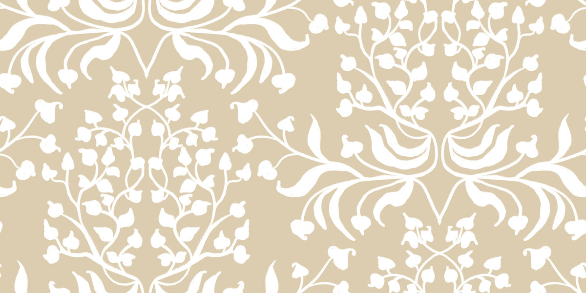 Tapete mit Damast-Silhouette in Creme und Weiß in your room — zoomed