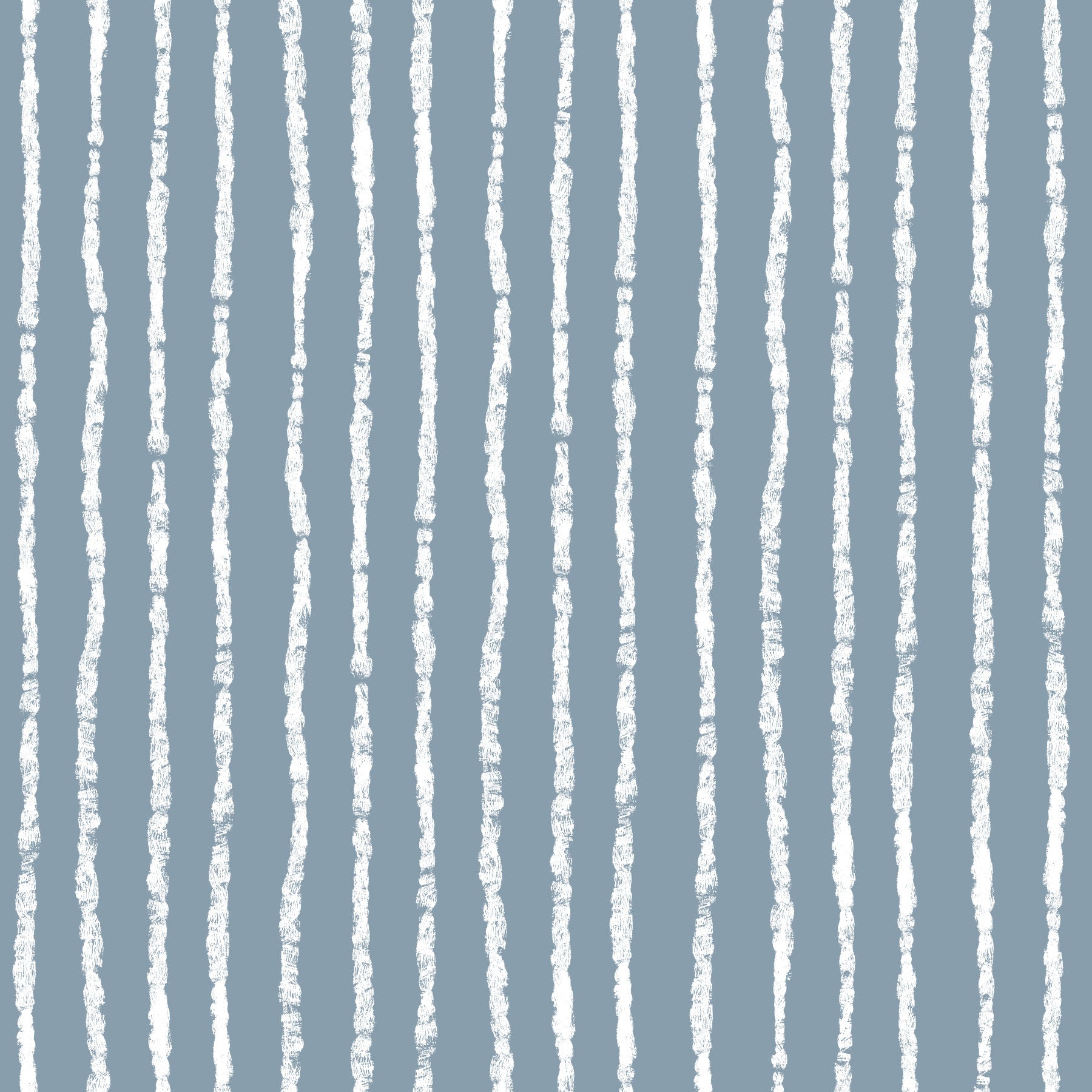 Minimalistische Tapete mit vertikalen blauen Pinselstrichen