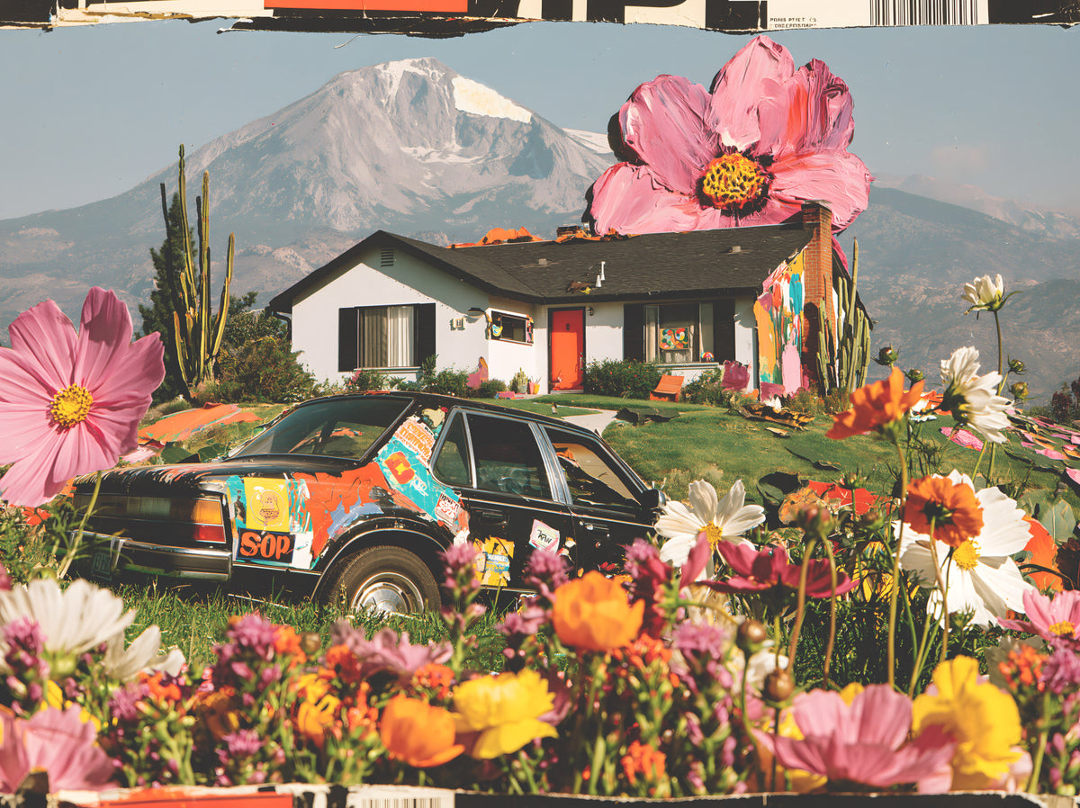Papier peint panoramique mural représentant une prairie florale alpine surréaliste in your room — zoomed