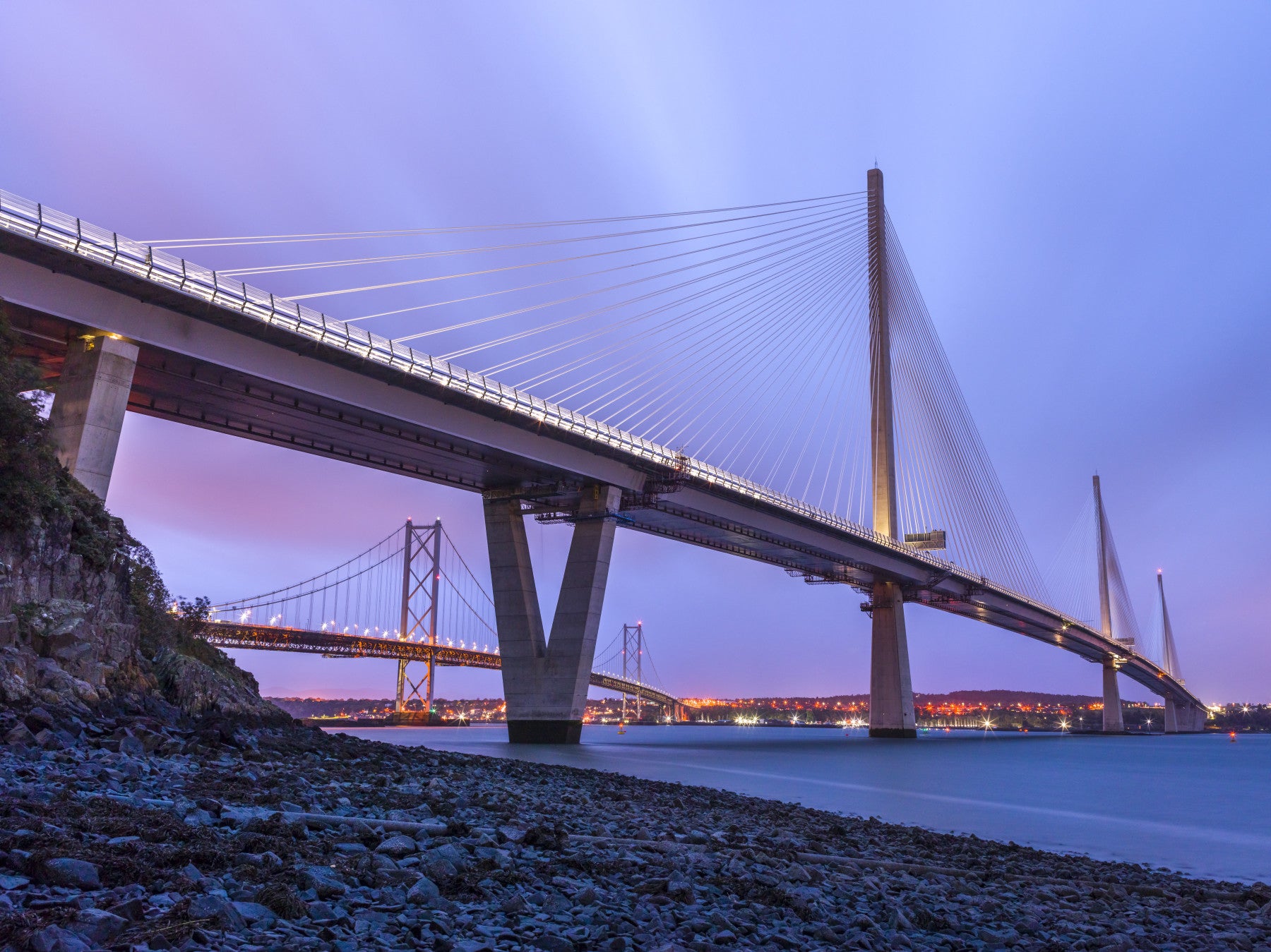 Papier peint panoramique architectural au crépuscule du pont du Forth