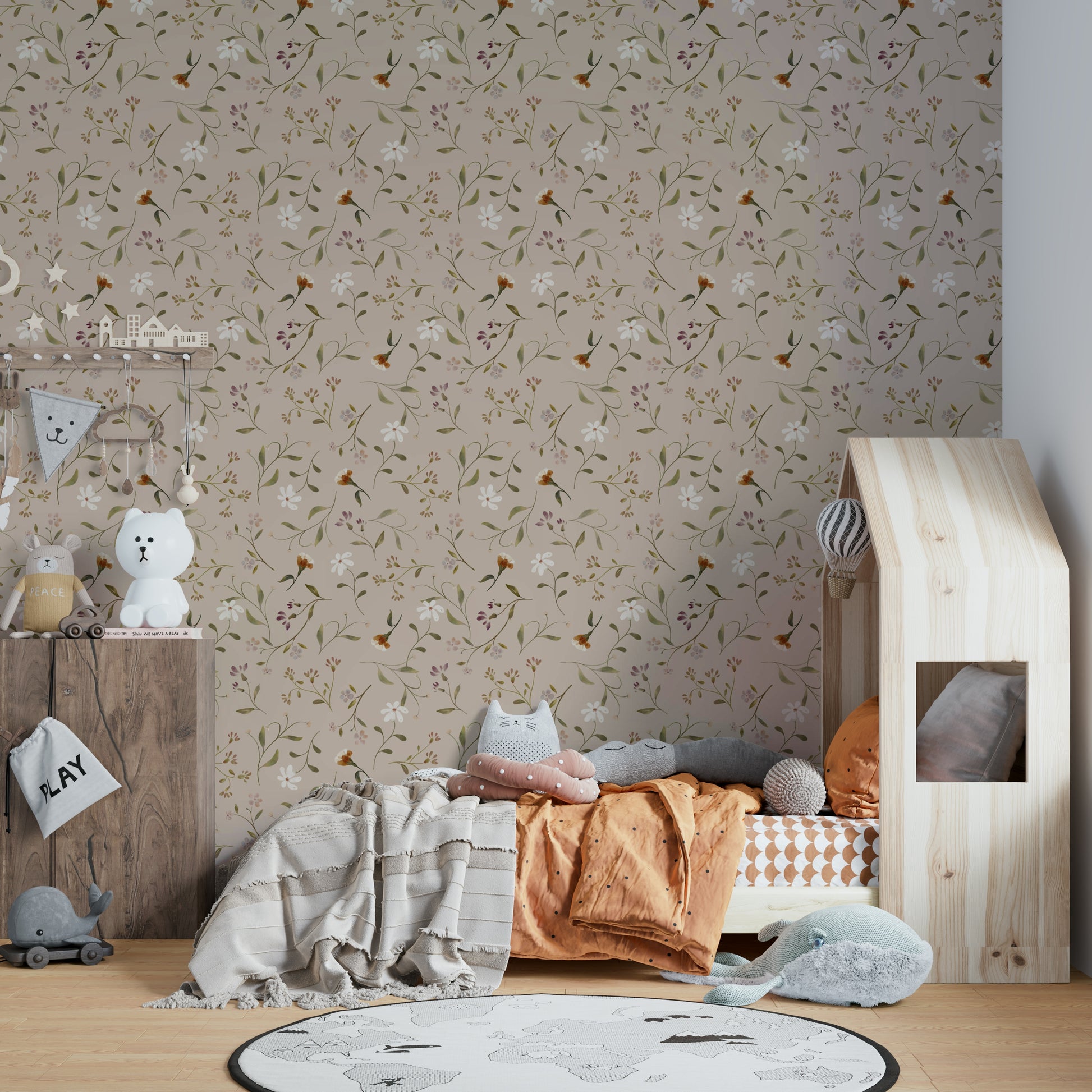 Dreamy wallpaper with gentle cream-toned florals


