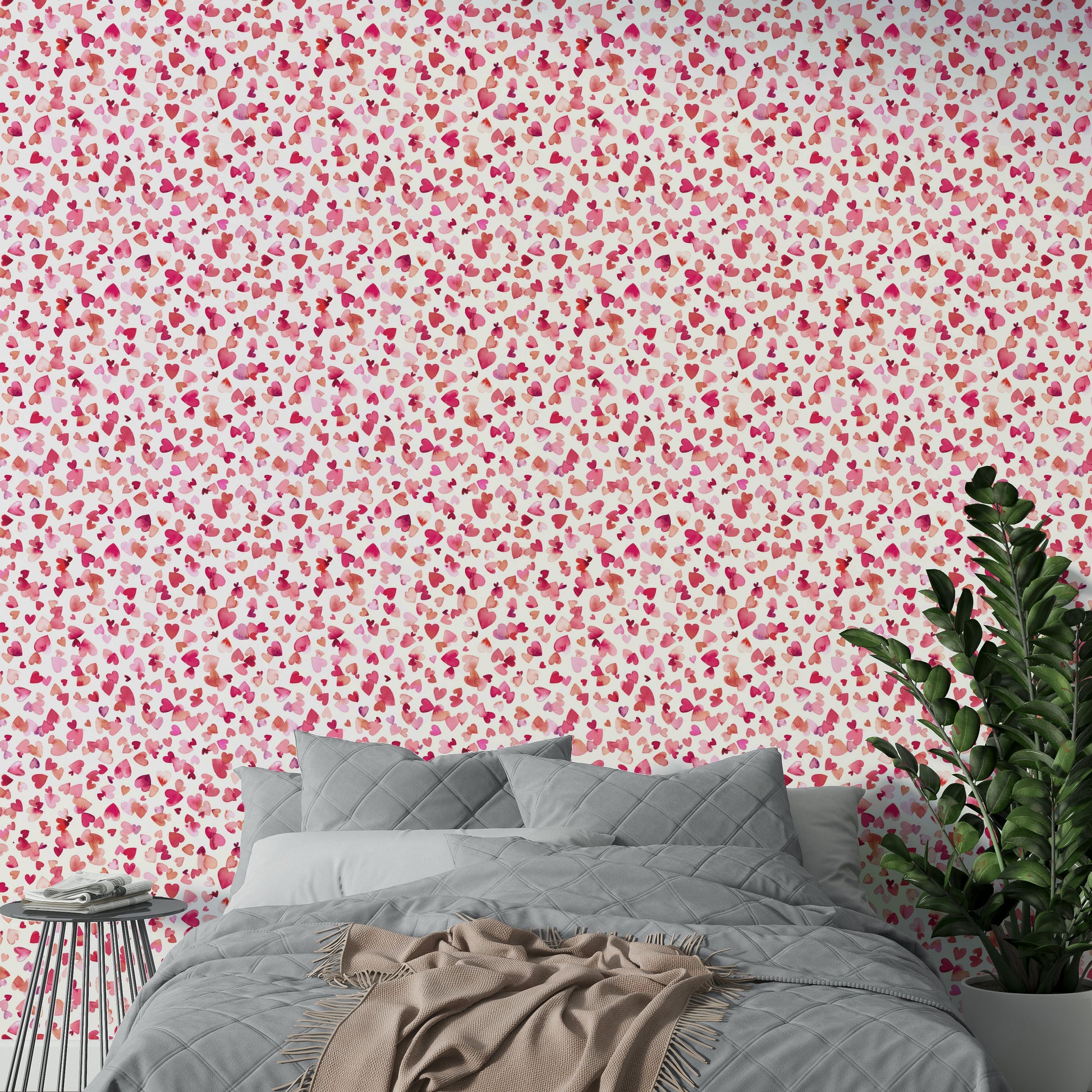 Classic heart design wallpaper in red and pink hues

