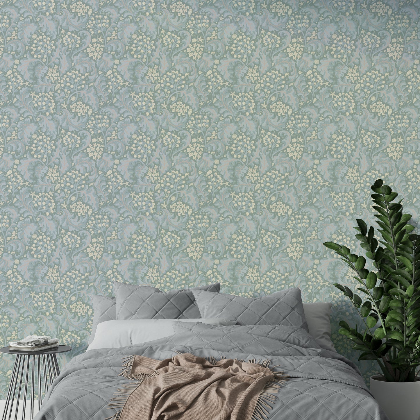 Light-reflective wallpaper with soft plant motifs

