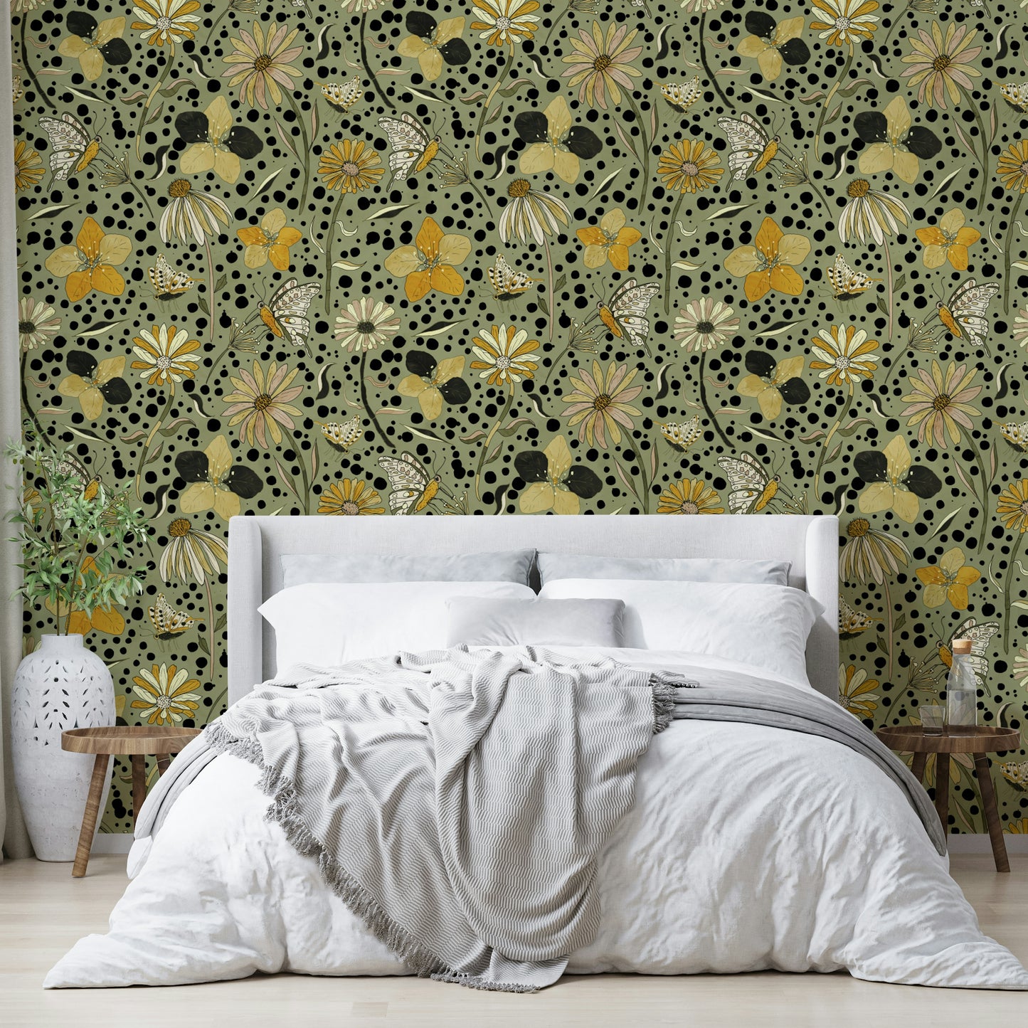 Dreamy garden wallpaper for bedroom decor

