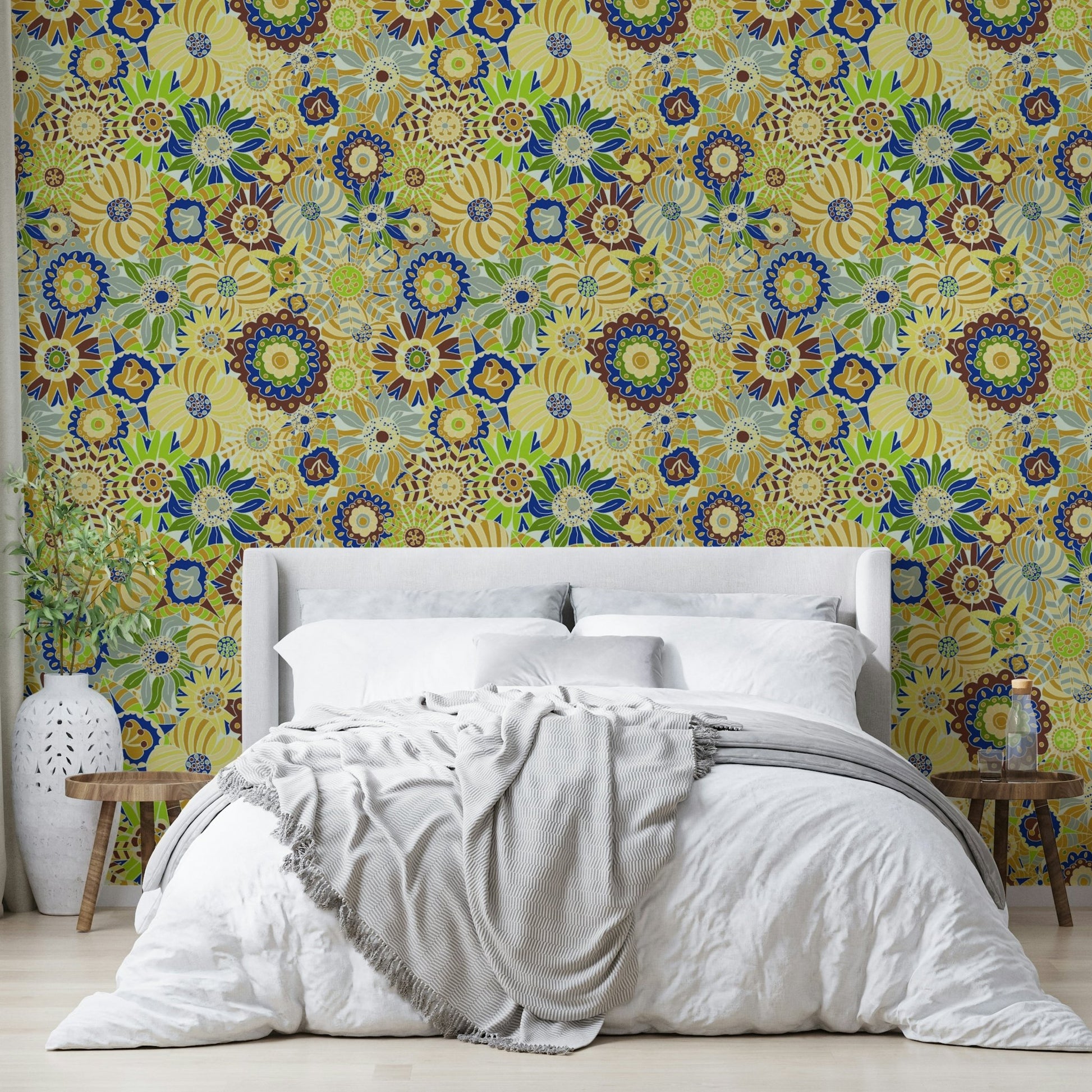 Floral wallpaper with a mix of colors.

