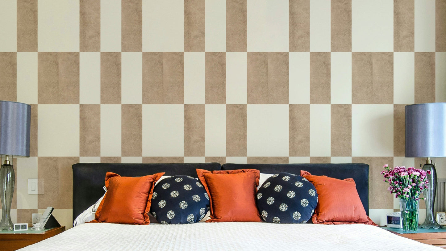 Struktureret taupe & hvid tapet⁠