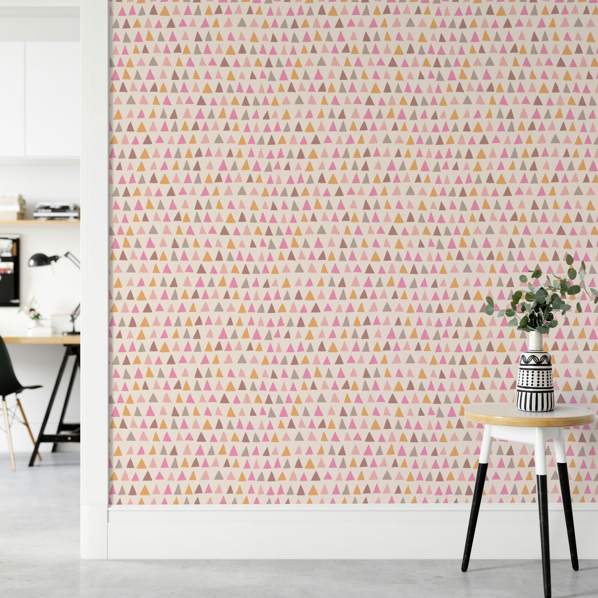 Light and fun triangle pattern wallpaper in pink vibes.

