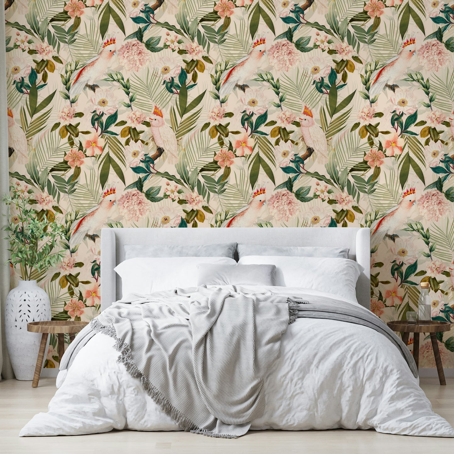 Bold tropical bird wallpaper mural for a lively room atmosphere.

