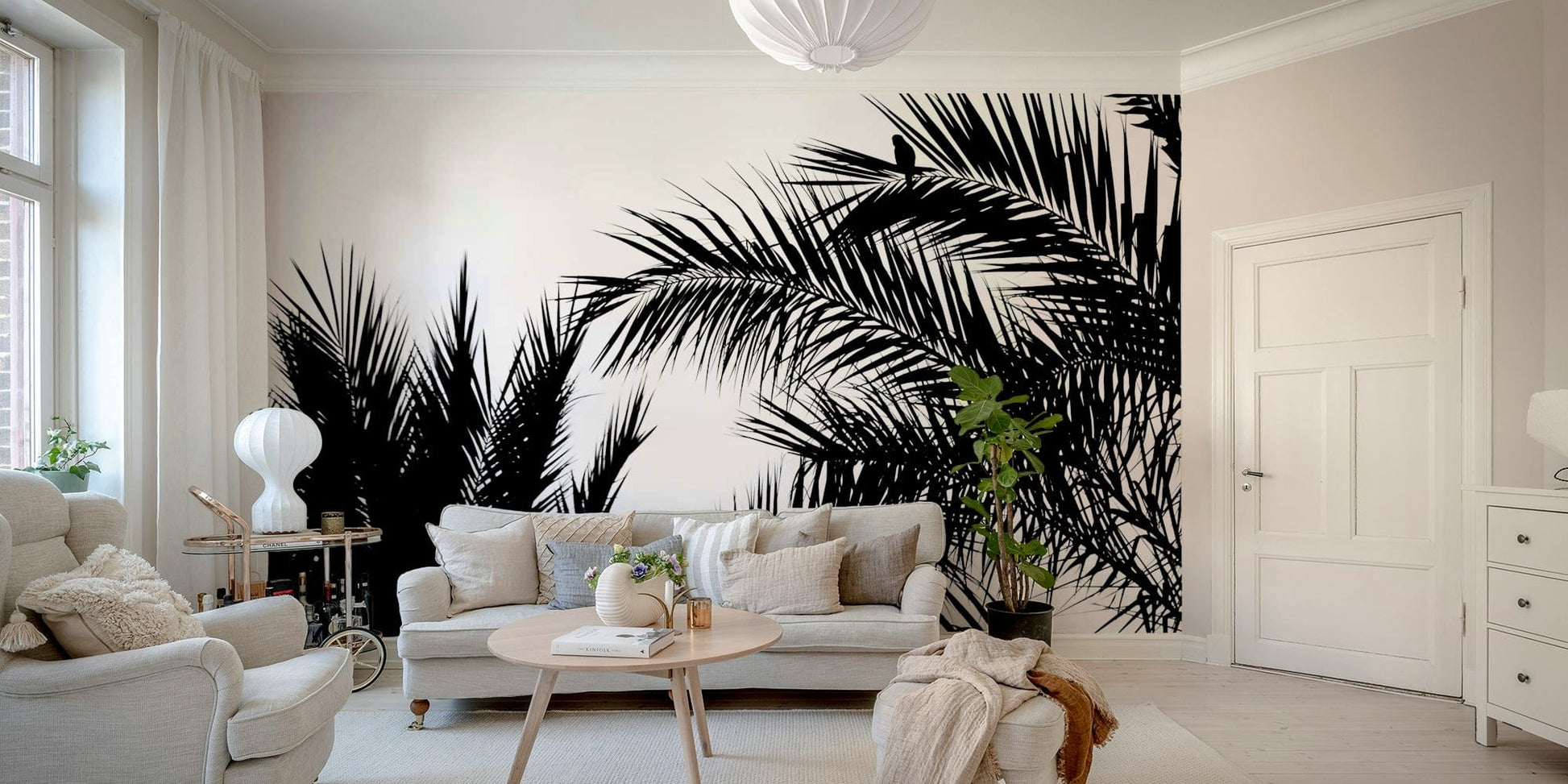 A detail shot of the elegant lines in the wallpaper.

