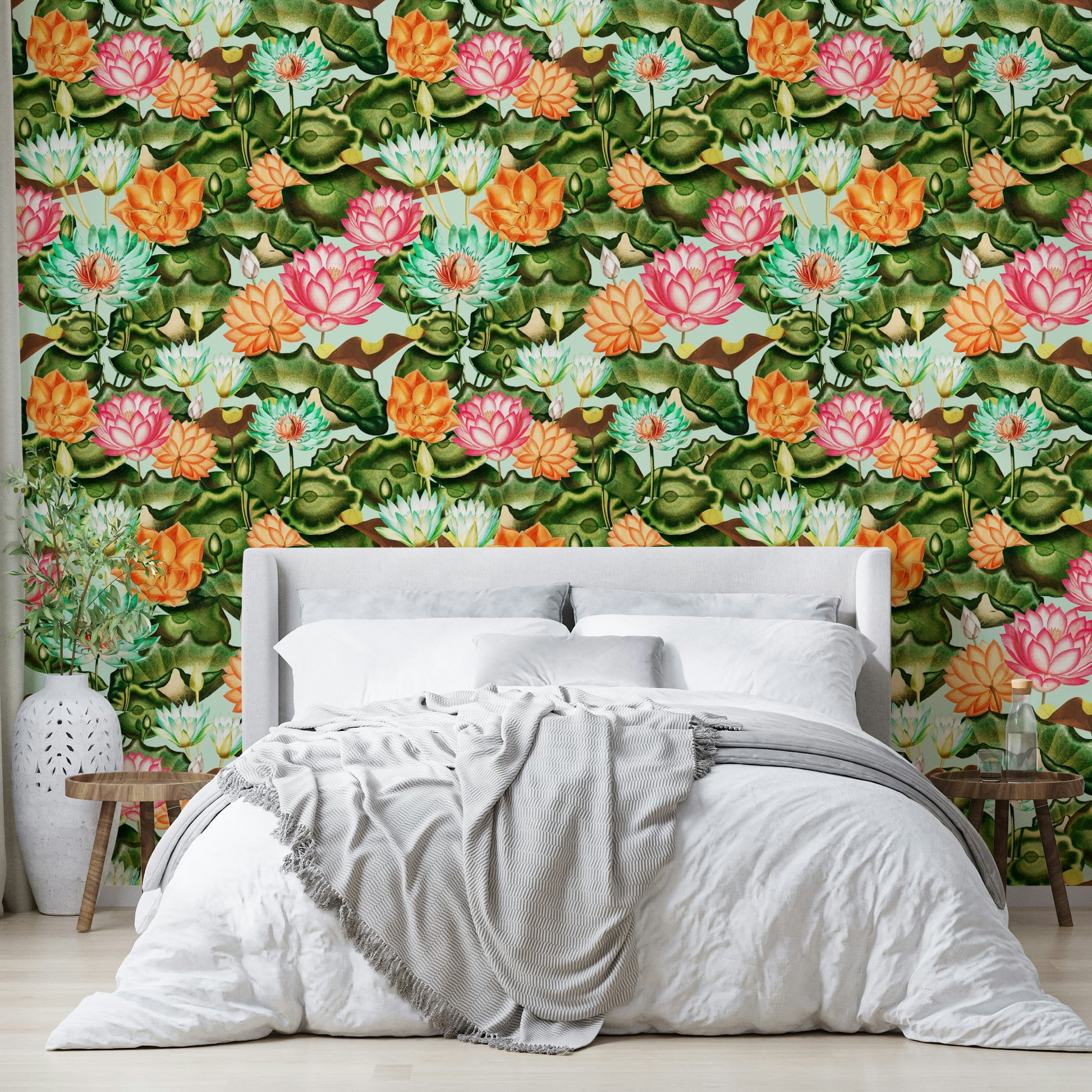 Soft nature-inspired wallpaper with water lilies and serene green foliage.

