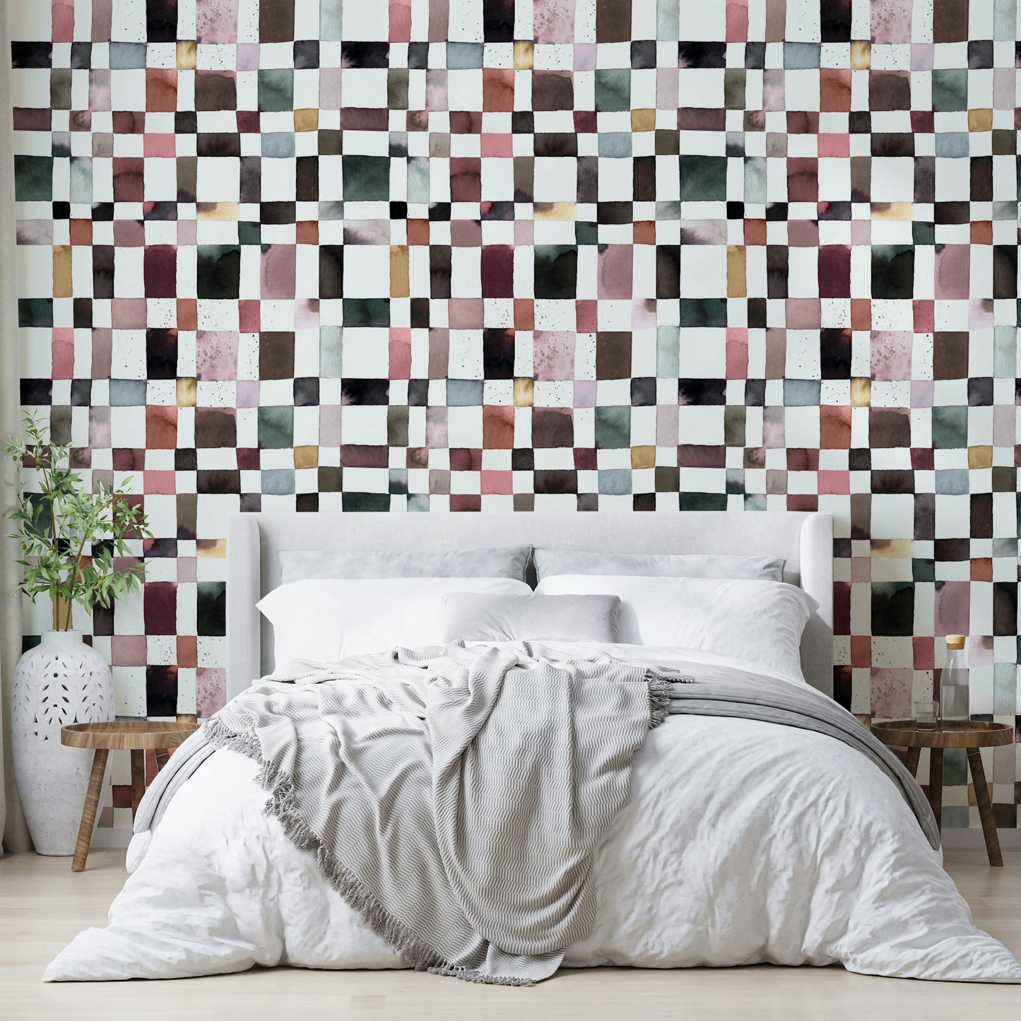 Soft checkered wallpaper with artistic watercolor brush strokes.

