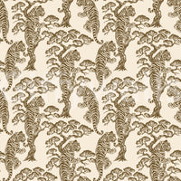 A detail of the brushstrokes and tones in the design.