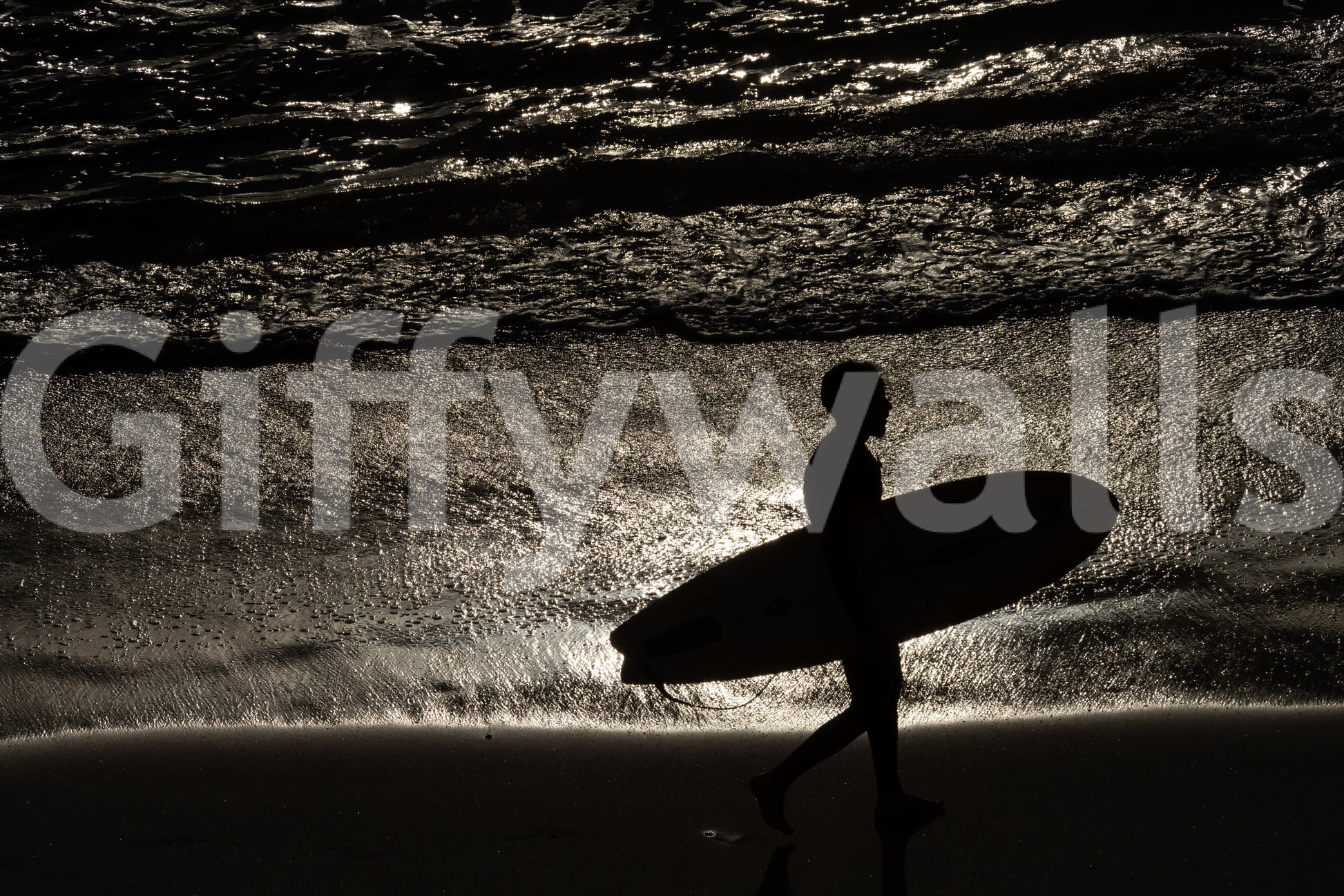 A detail of the warm tones in the rock and water.

