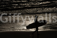 A detail of the warm tones in the rock and water.

