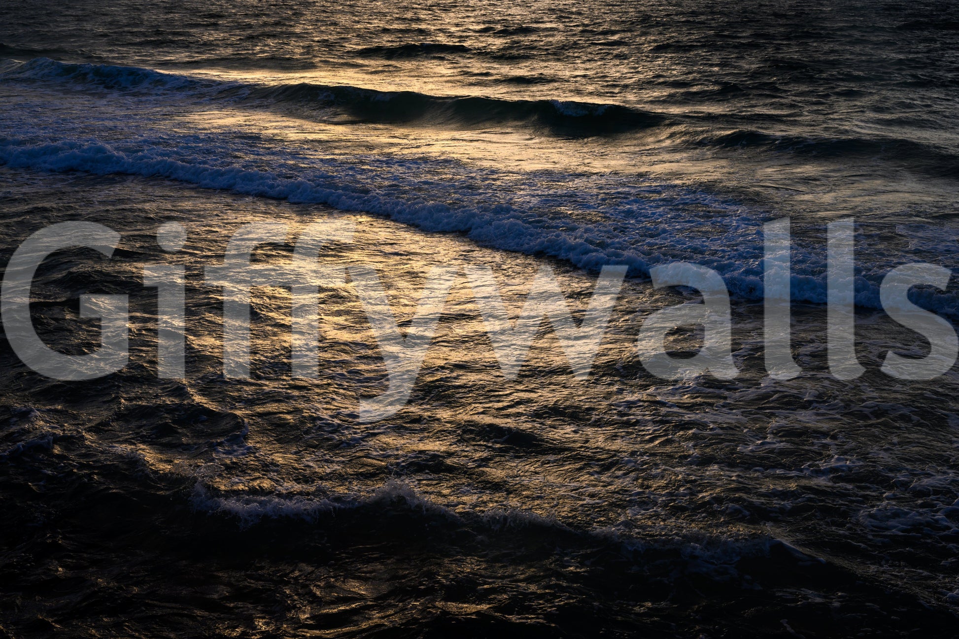 A detail of the warm tones in the rock and water.

