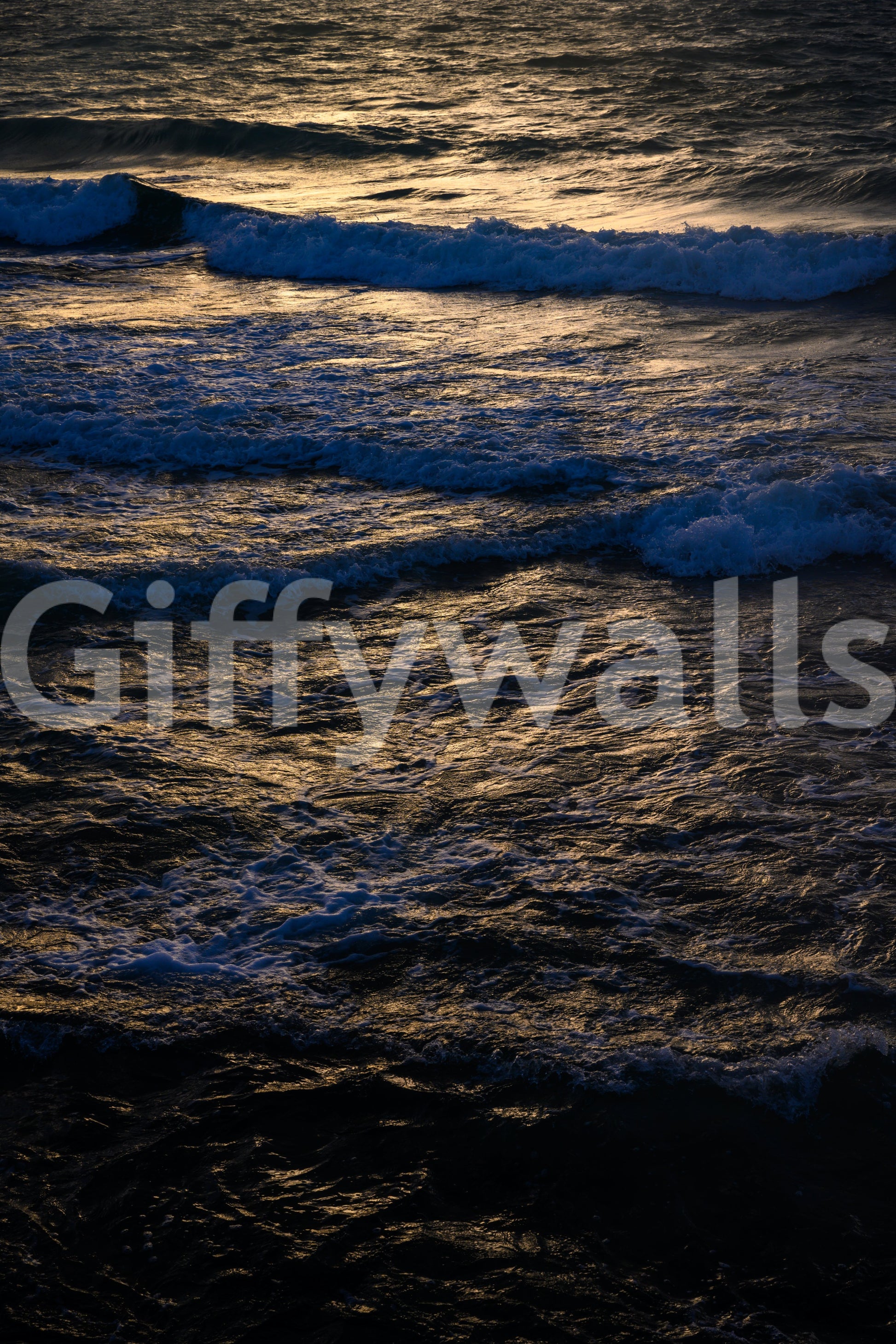 A detail of the warm tones in the rock and water.

