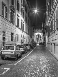 Italienische nächtliche Kopfsteinpflastergasse als Wandbild