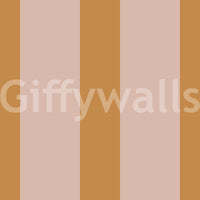 Tapet med lodrette striber i okker og støvet rosa