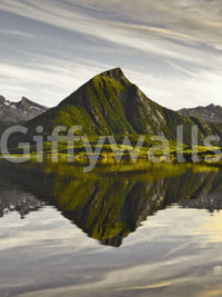Wandgemälde mit Gletschersee und Bergpanorama