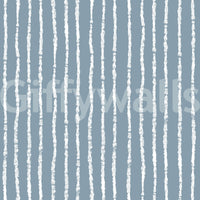 Minimalistische Tapete mit vertikalen blauen Pinselstrichen