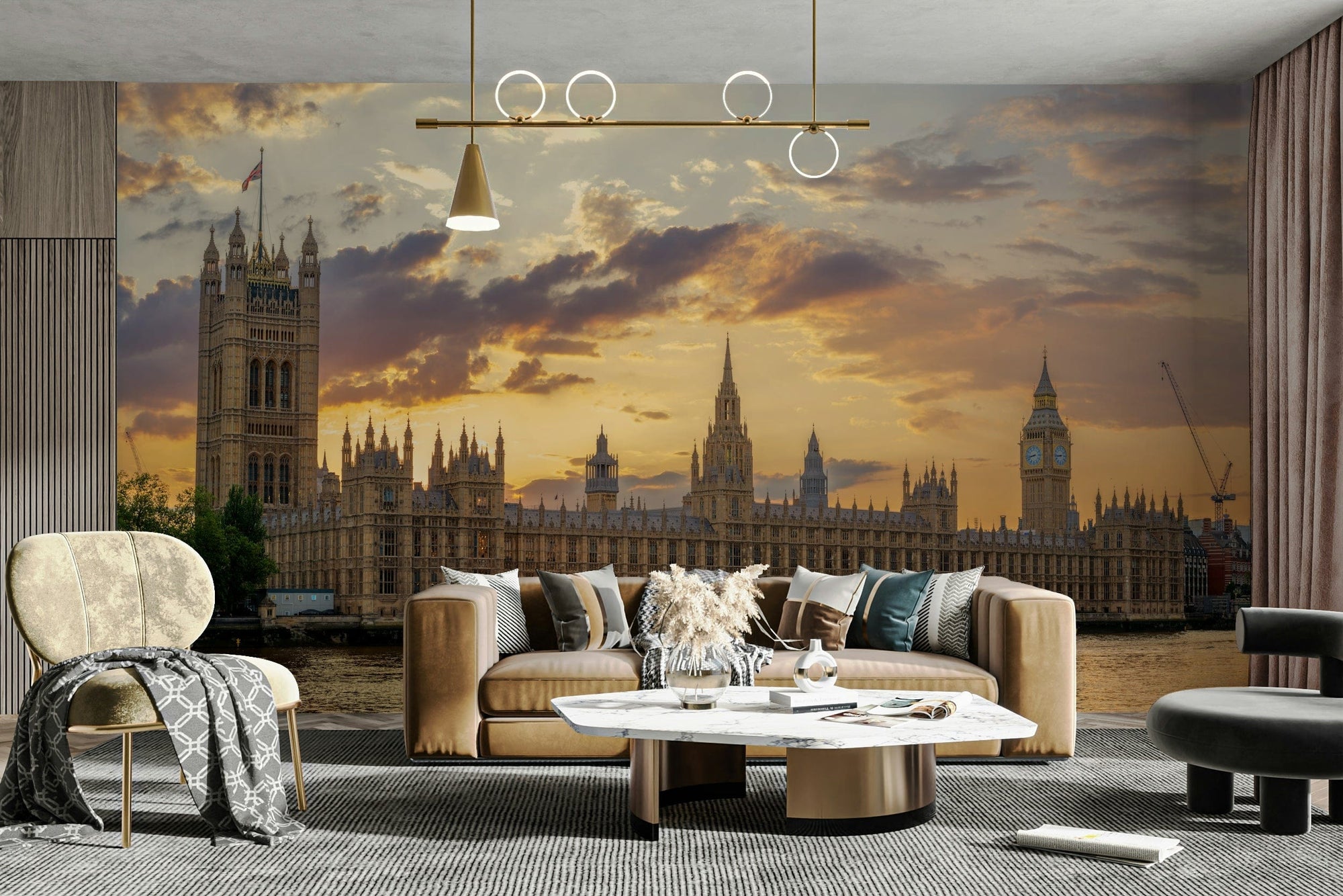 Royal and Regal elegant wallpaper