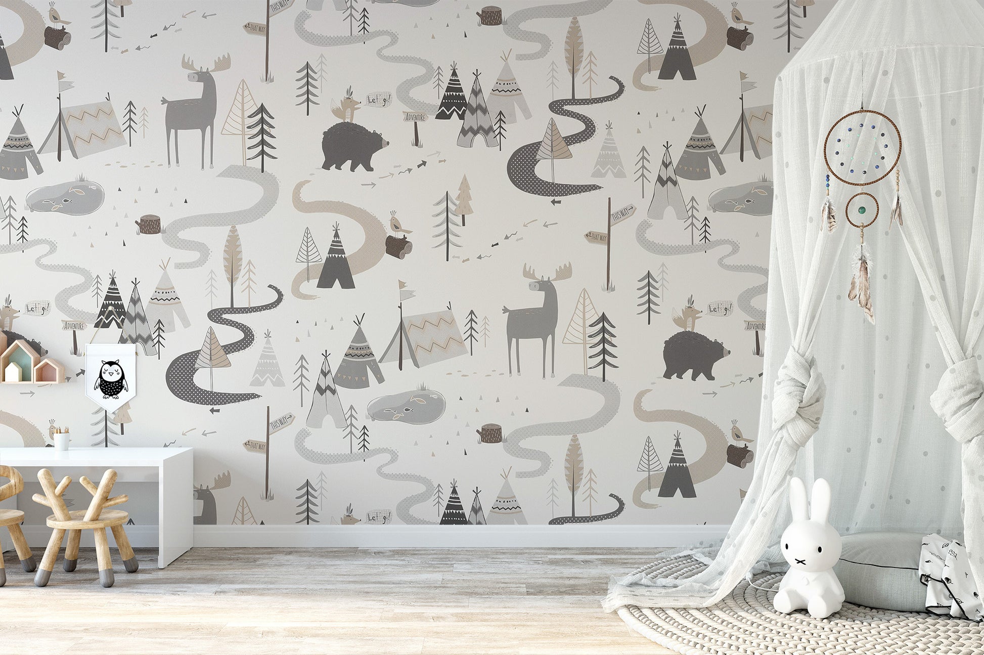Vibrant woodland adventure wallpaper with playful animal designs.